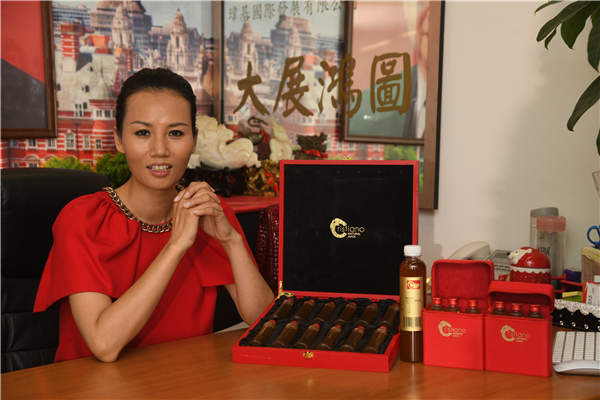 香港克里斯蒂亞諾科技有限公司創(chuàng)辦人馮雯熙 捐助抗疫物資全力守護前線醫(yī)護人員健康