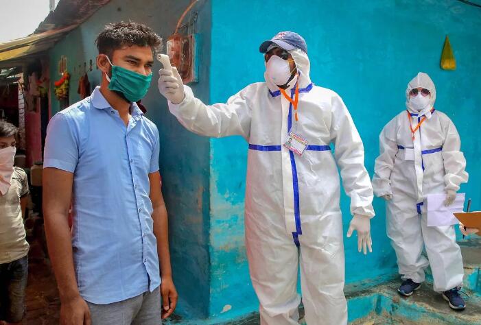 印度新冠確診破700萬 單日新增 7.4萬