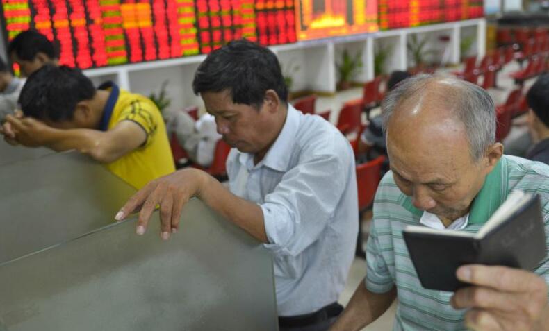 兩市縮量反彈 汽車股軍工等漲幅居前