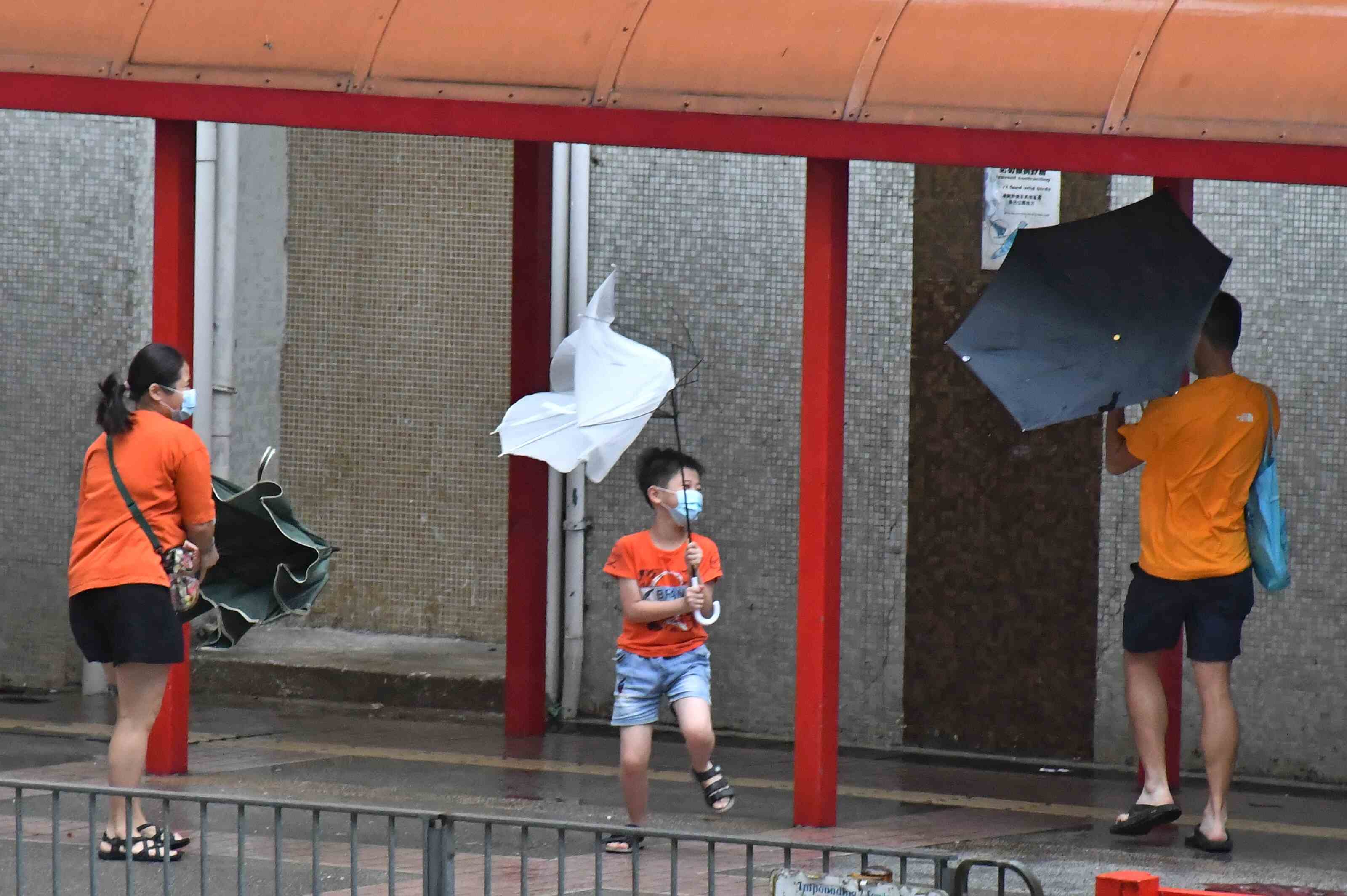 8號(hào)風(fēng)球風(fēng)雨遜預(yù)期 天文臺(tái)認(rèn)預(yù)測(cè)有誤差