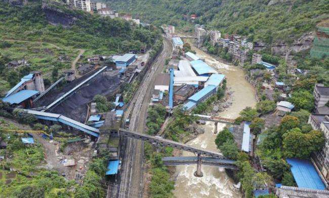 國(guó)務(wù)院安委會(huì)掛牌督辦重慶松藻煤礦致16死重大火災(zāi)事故