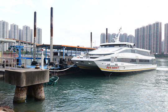 圖集 | 客流漸稀的荃灣碼頭