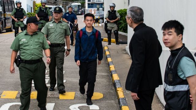 潘曉穎父母向李家超發(fā)公開信 冀港府特事特辦