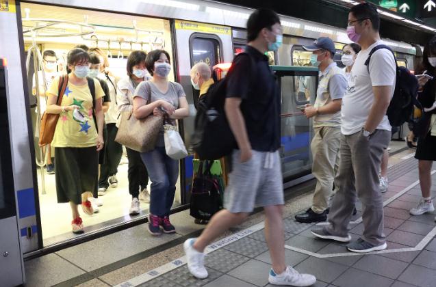 70年來(lái)首次 臺(tái)灣人口或負(fù)增長(zhǎng)