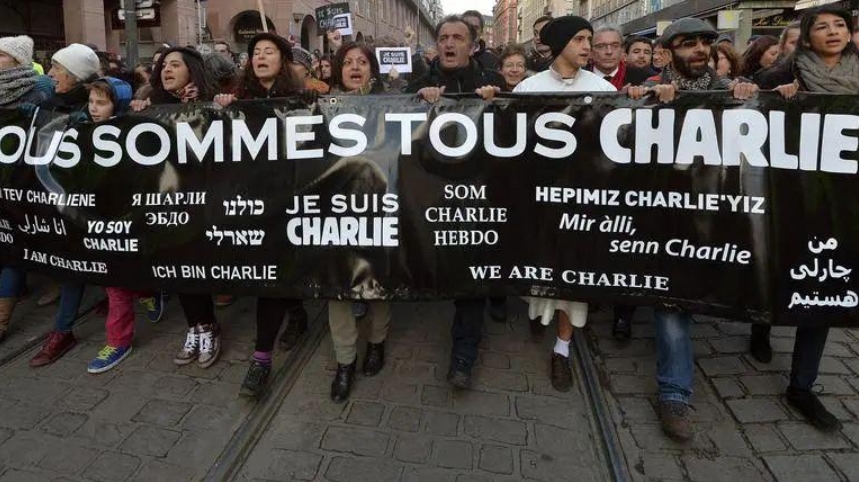 法國(guó)教師因漫畫(huà)遭斬首：多地集會(huì)聲援遇難教師