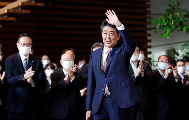安倍辭職後頻刷存在感 日媒：或為再次上臺做準備