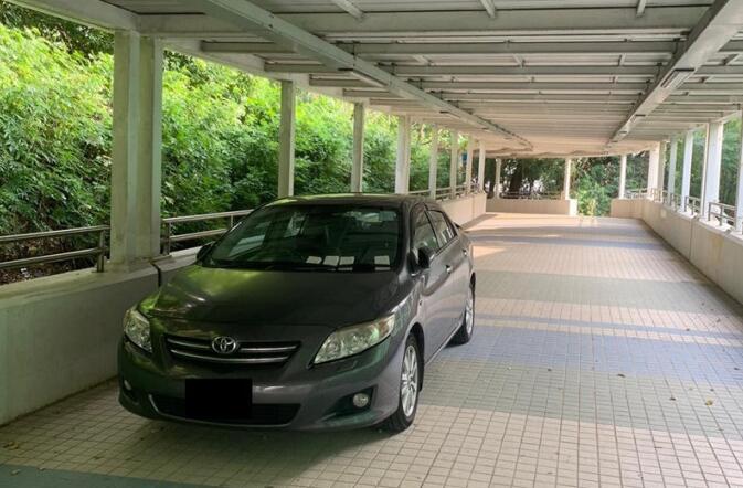 私家車(chē)行人天橋違泊 警方兩日發(fā)13張「牛肉乾」