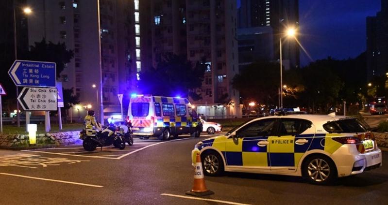 調(diào)查交通意外後離開 2警車將軍澳醫(yī)院外相撞