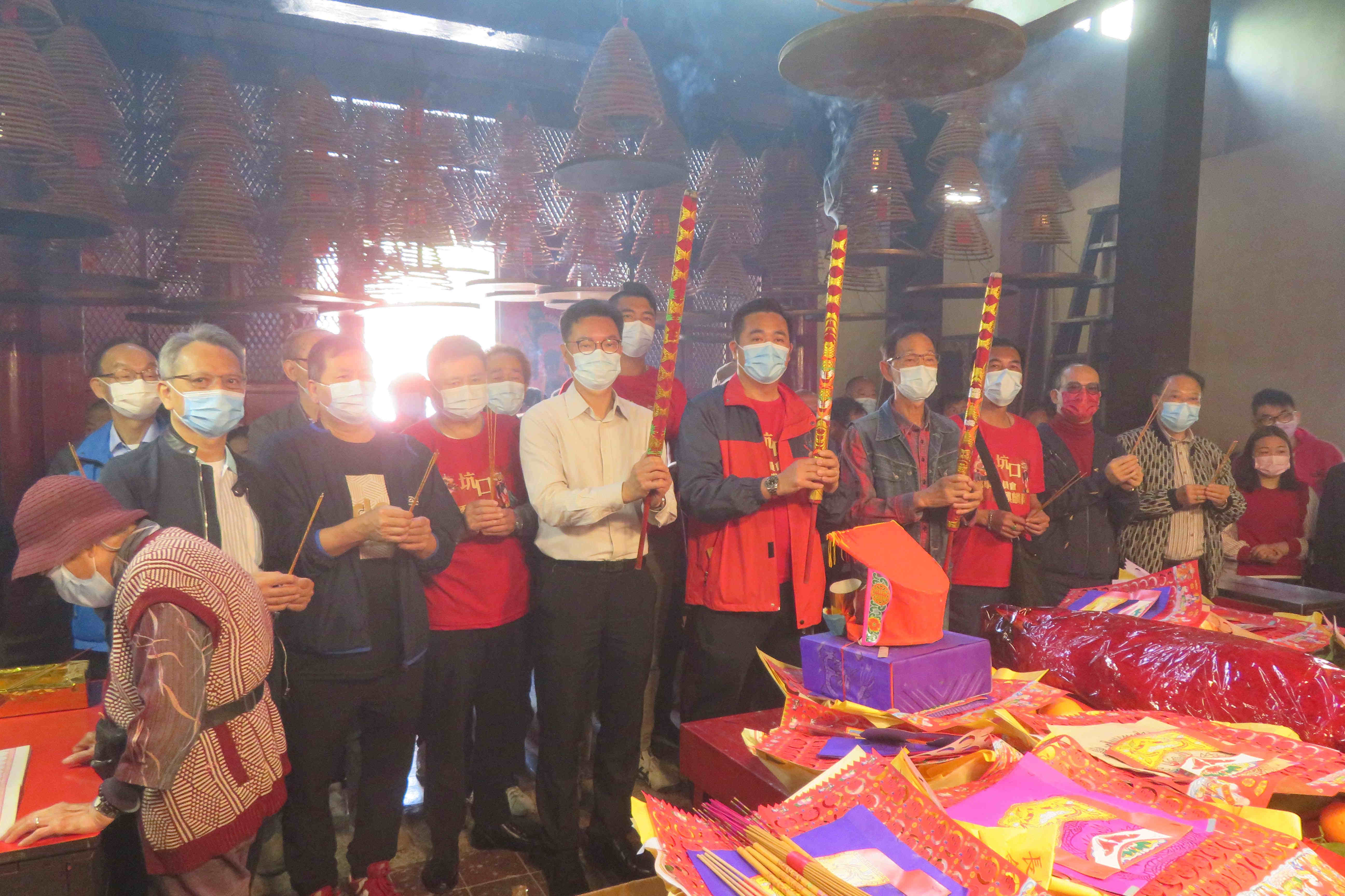 舞麒麟瑞獸 蒸圓籠茶粿 巨鑊炆豬肉 客家村落3項(xiàng)傳統(tǒng)賀新春