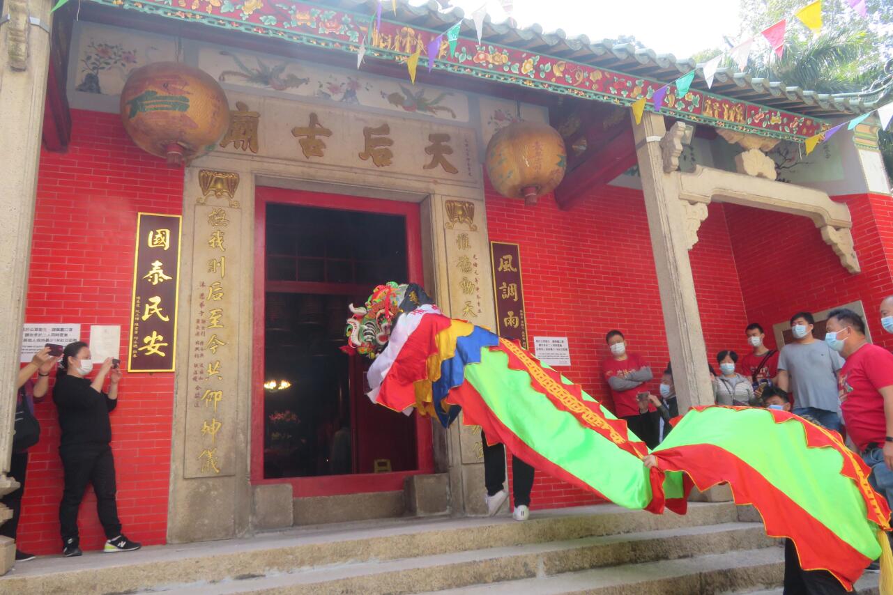 舞麒麟瑞獸 蒸圓籠茶粿 巨鑊炆豬肉 客家村落3項(xiàng)傳統(tǒng)賀新春