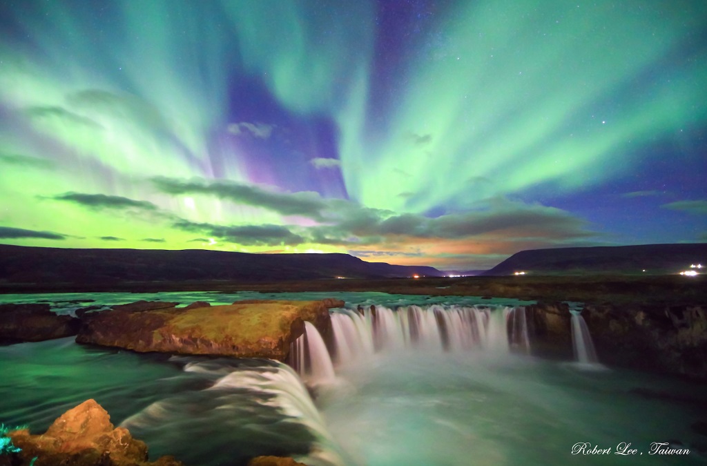 【展覽推介】欣賞極光攝影作品　關(guān)注全球暖化問(wèn)題