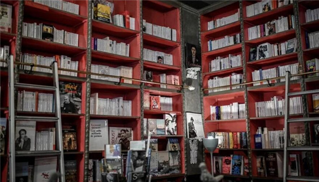 新冠封城法國(guó)民眾文思泉湧 投稿量激增致出版社不堪負(fù)荷