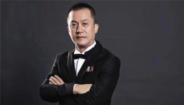 充滿期待，書寫傳奇——記深圳市梵思諾時尚服飾有限公司董事長陳國雄