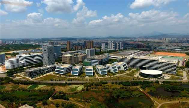 【擁抱大灣區(qū)】深圳首位「帶編」港籍教師上崗