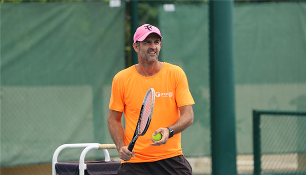 了解這裏 愛上這裏——記弘金地國際網(wǎng)球?qū)W院網(wǎng)球主教練帕布魯