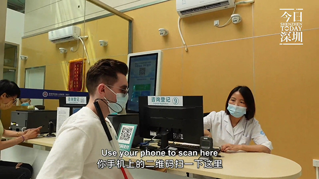 有片 | 英國網(wǎng)紅為深圳防疫點(diǎn)讚！丨 Thumb up for Shenzhen’s epidemic prevention!