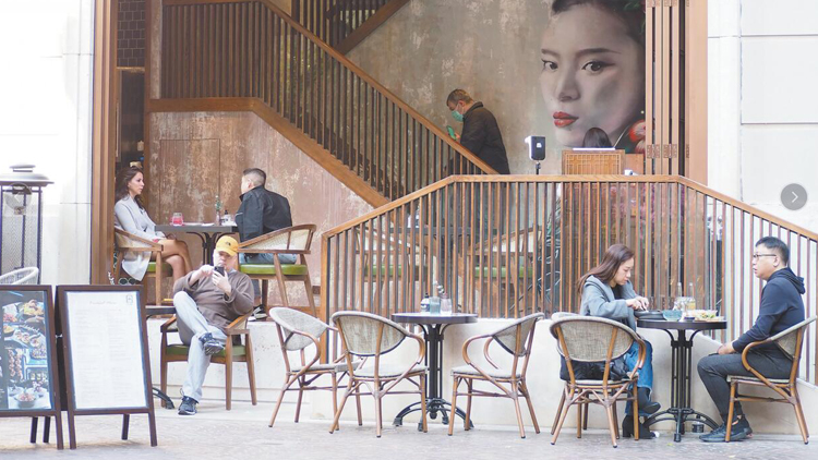 年初四或以疫苗氣泡放寬限制 陳肇始稱「首要是重開(kāi)晚市堂食」