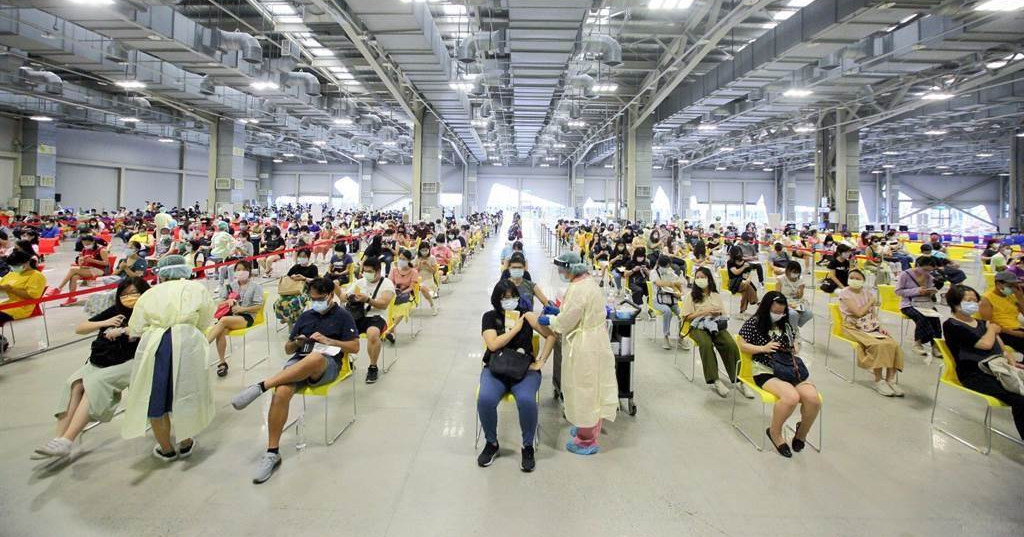 臺灣2月起陪病者未打滿疫苗需自費篩檢 最高花費4500元