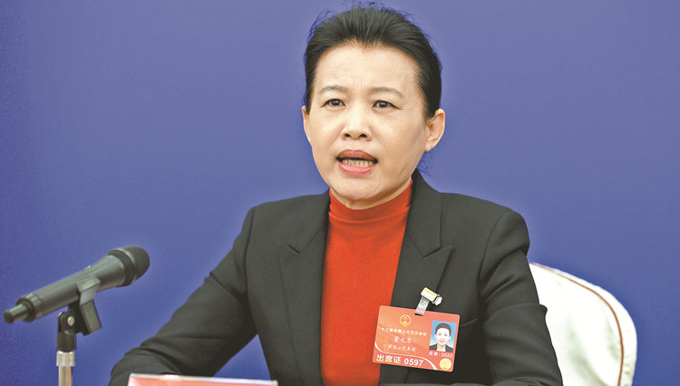 【聲音】董文琴代表：伊春走出轉(zhuǎn)型發(fā)展新路