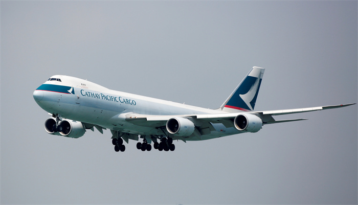 國泰去年虧損收窄至55億 燃油對沖2013年後首次盈利