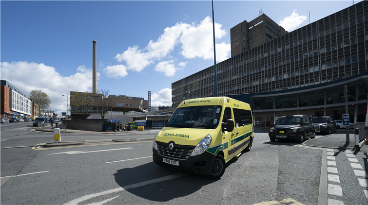 全球累計(jì)新冠確診病例超4.8676億例 英將監(jiān)測XE毒株