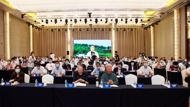 【醫(yī)耀華夏】專家聚冰城 研討中醫(yī)藥教育教學(xué)改革與高等教育教材建設(shè)