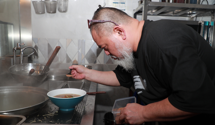 【擁抱大灣區(qū)】澳門(mén)「美食教主」葉聖欣：融入大灣區(qū)從舌尖開(kāi)始