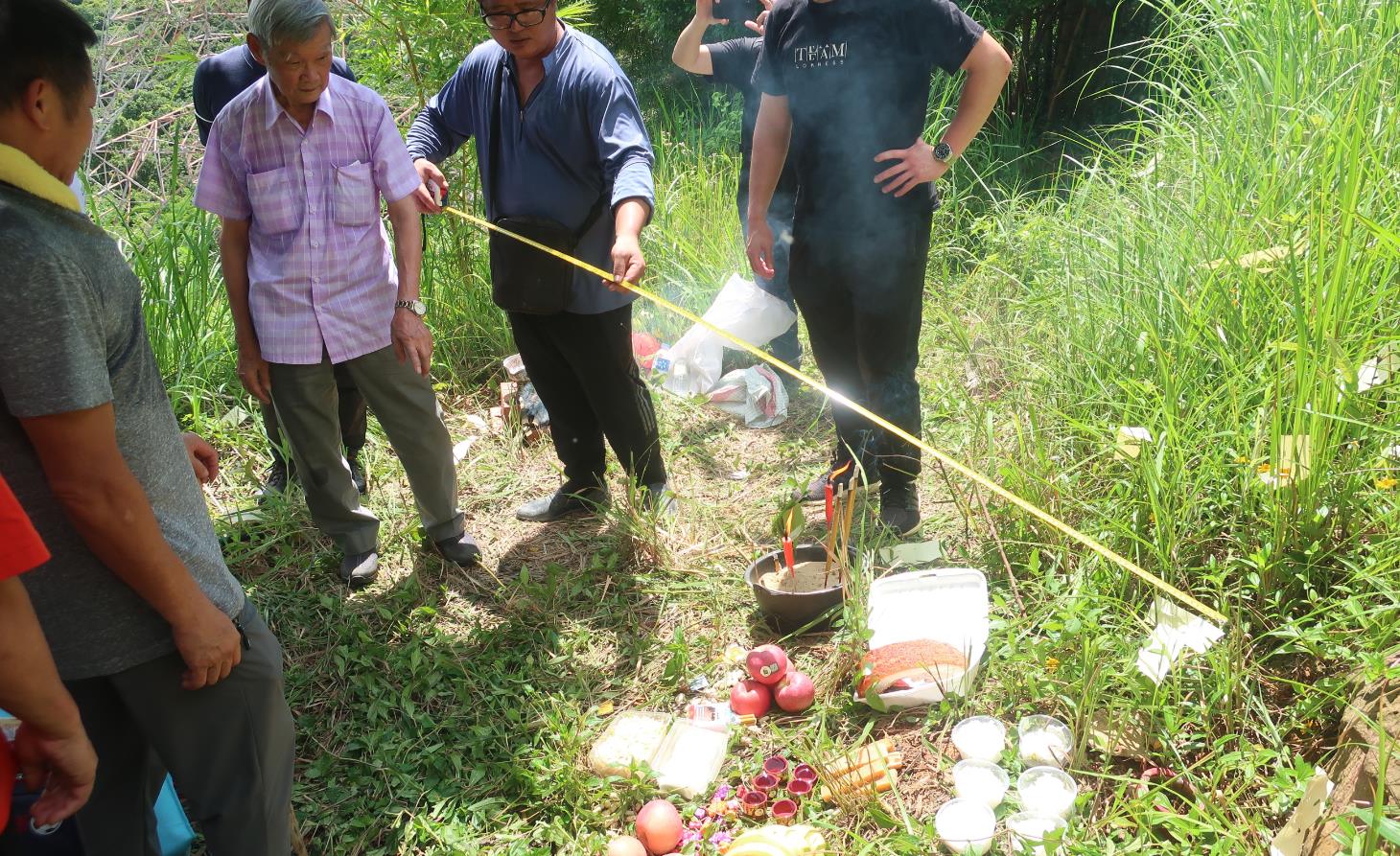 「入土為安」風(fēng)水先生話事
