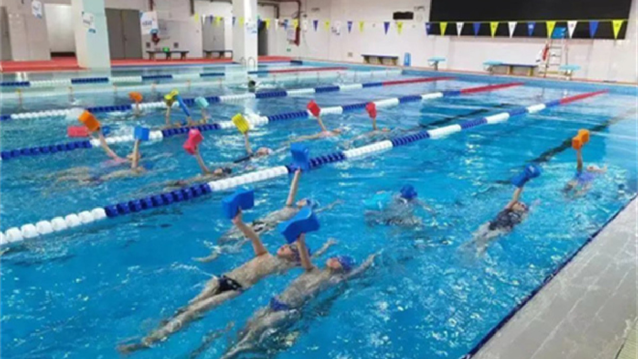 ?+13歲少年省運(yùn)會(huì)奪4金！思明泳壇出新星