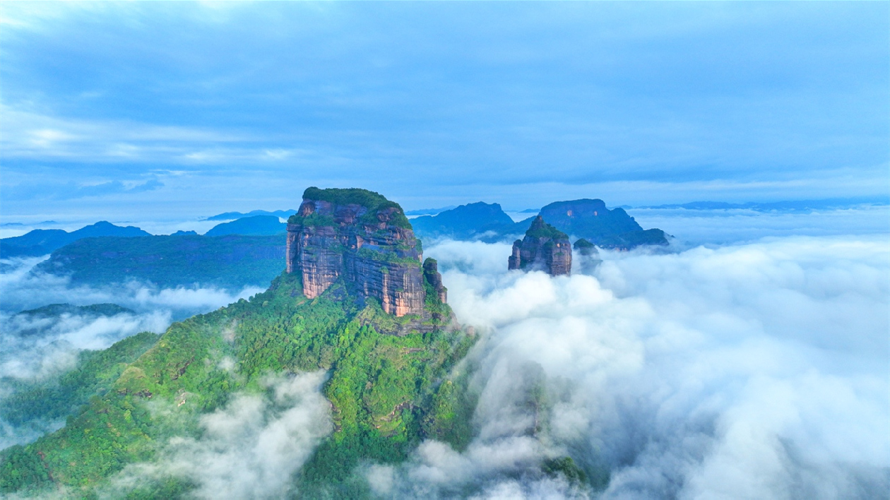 韶關(guān)丹霞山今年上半年門票實行半價優(yōu)惠
