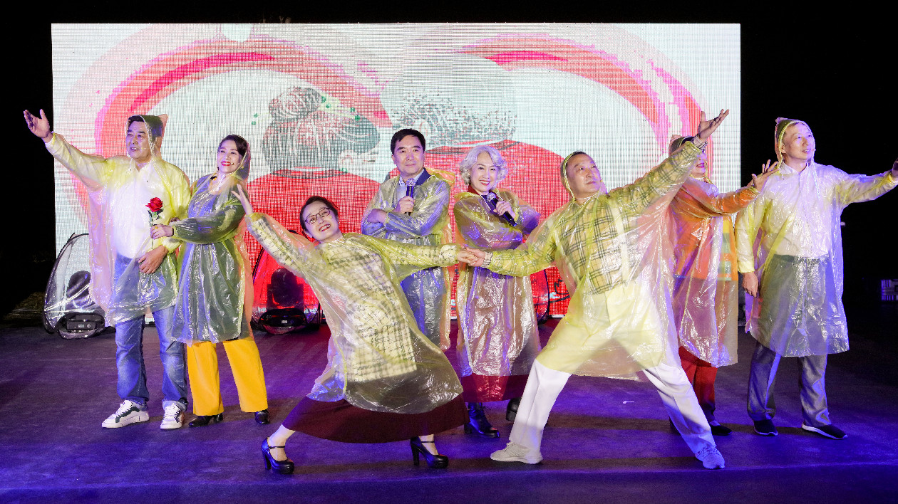 「戲劇進鄉(xiāng)村·歡笑樂不停」 深圳市邸敘然小品話劇團走進深汕特別合作區(qū)