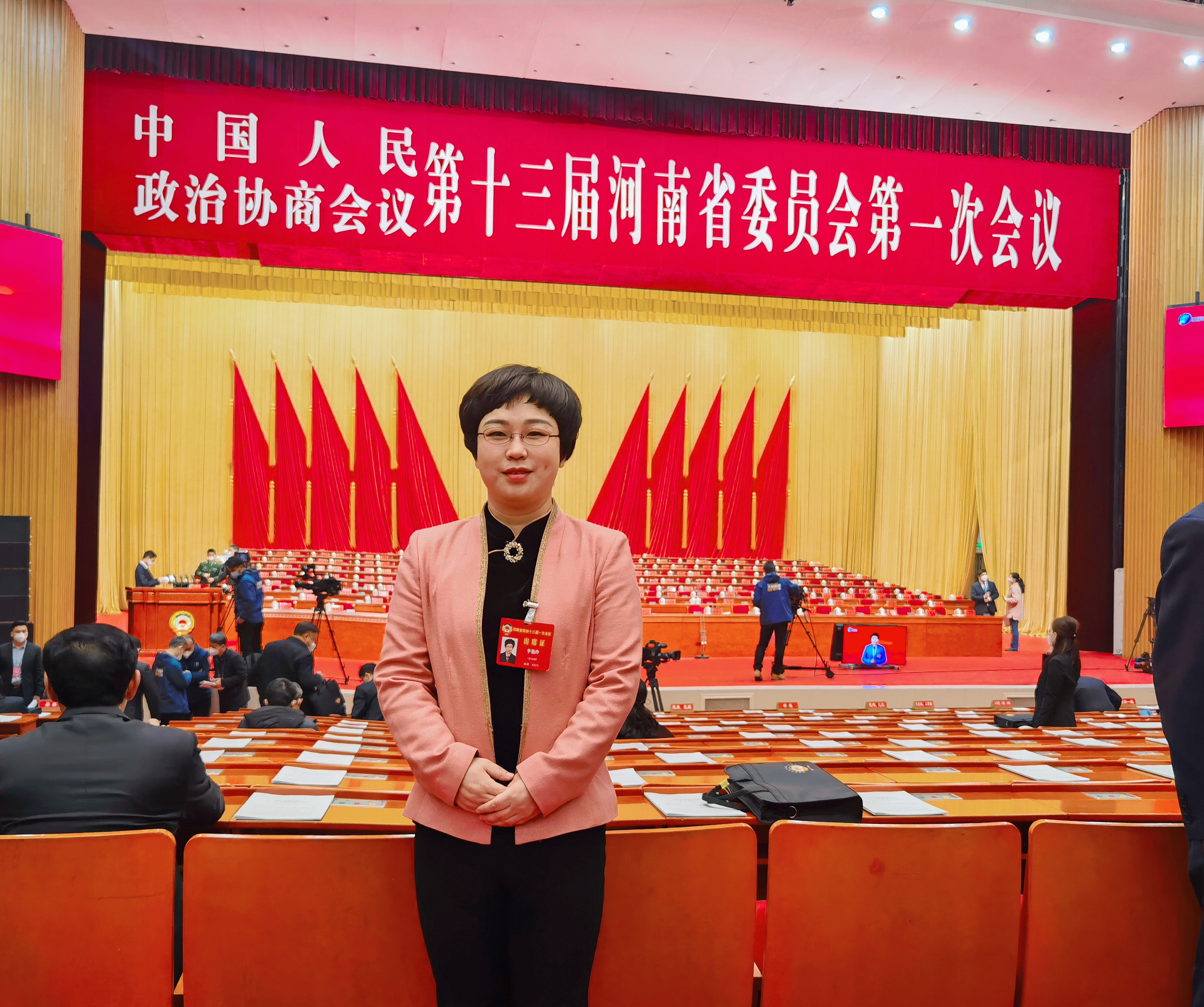 河南省政協(xié)委員李艷玲：提振小微企業(yè)和個(gè)體工商戶(hù)市場(chǎng)發(fā)展信心