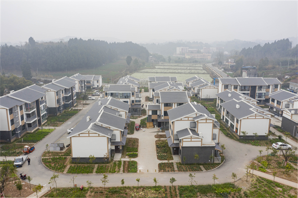 四川簡(jiǎn)陽(yáng)創(chuàng)新集體經(jīng)濟(jì)發(fā)展模式 村民新年住新房