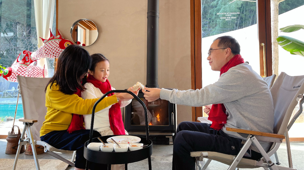 在黃山，住民宿過徽州年