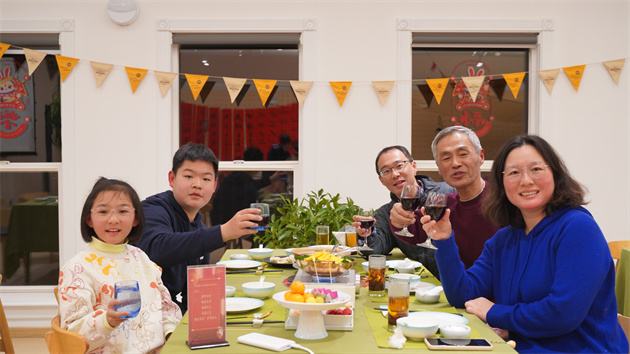 五湖四?？腿珉?yún)   黃山之巔過大年