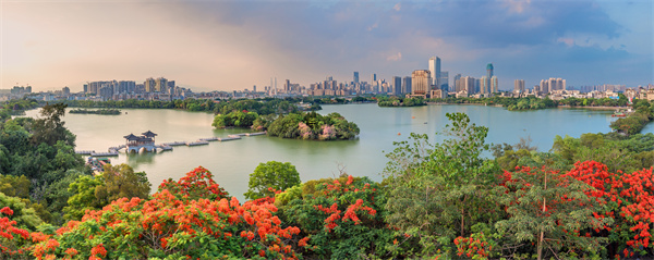 惠州推出原創(chuàng)歌曲《好想抱抱你 惠州》