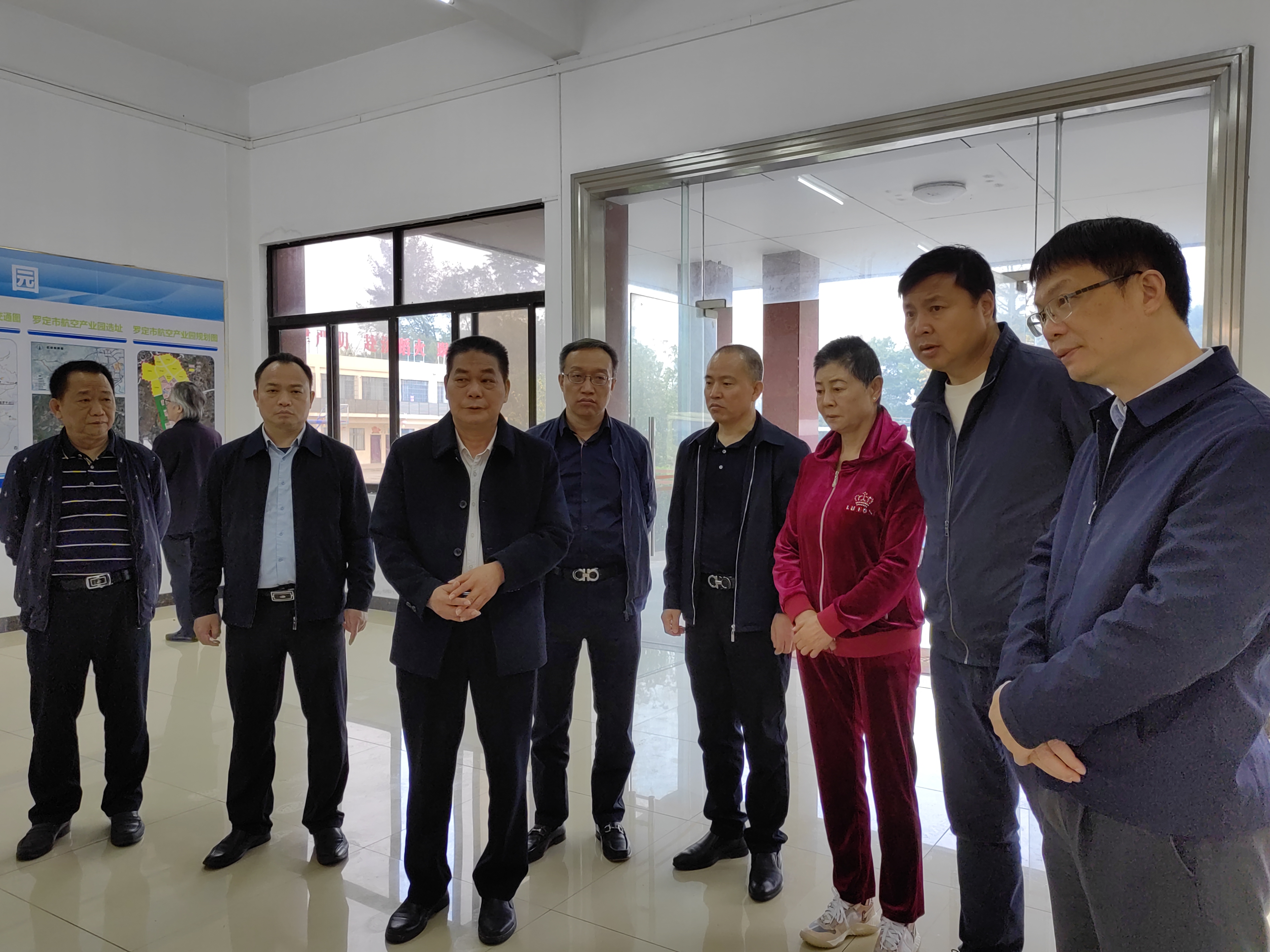 譚小英帶隊(duì)調(diào)研羅定機(jī)場促經(jīng)濟(jì)發(fā)展
