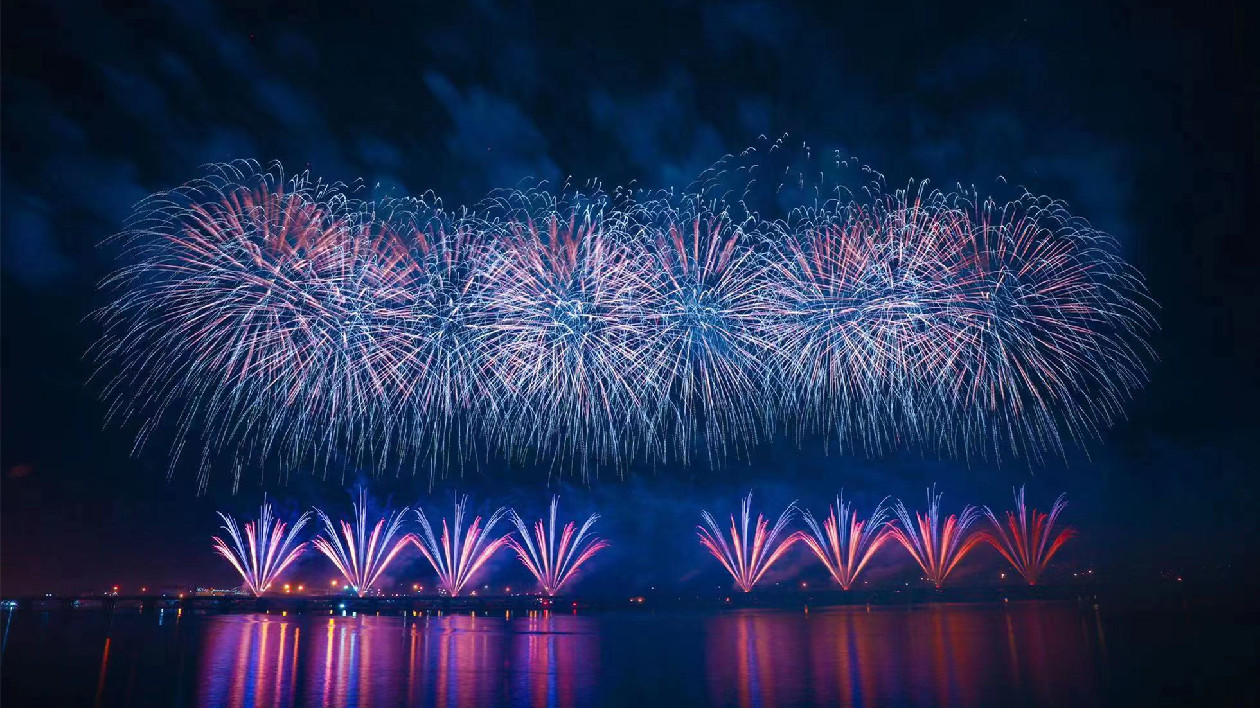 「魅力金普、綻放春天」金普新區(qū)2023年元宵節(jié)煙花晚會炫彩上演