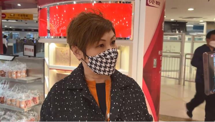 有片｜羅湖免稅店老闆：客流量已經(jīng)很大  人均消費(fèi)千蚊左右