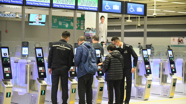 圖集丨蓮塘/香園圍口岸啟用旅檢場地 率先實(shí)現(xiàn)5G網(wǎng)絡(luò)全覆蓋