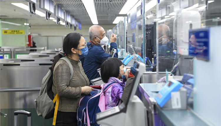 深港人員往來全面恢復(fù) 海關(guān)全力保障口岸復(fù)通平穩(wěn)順暢