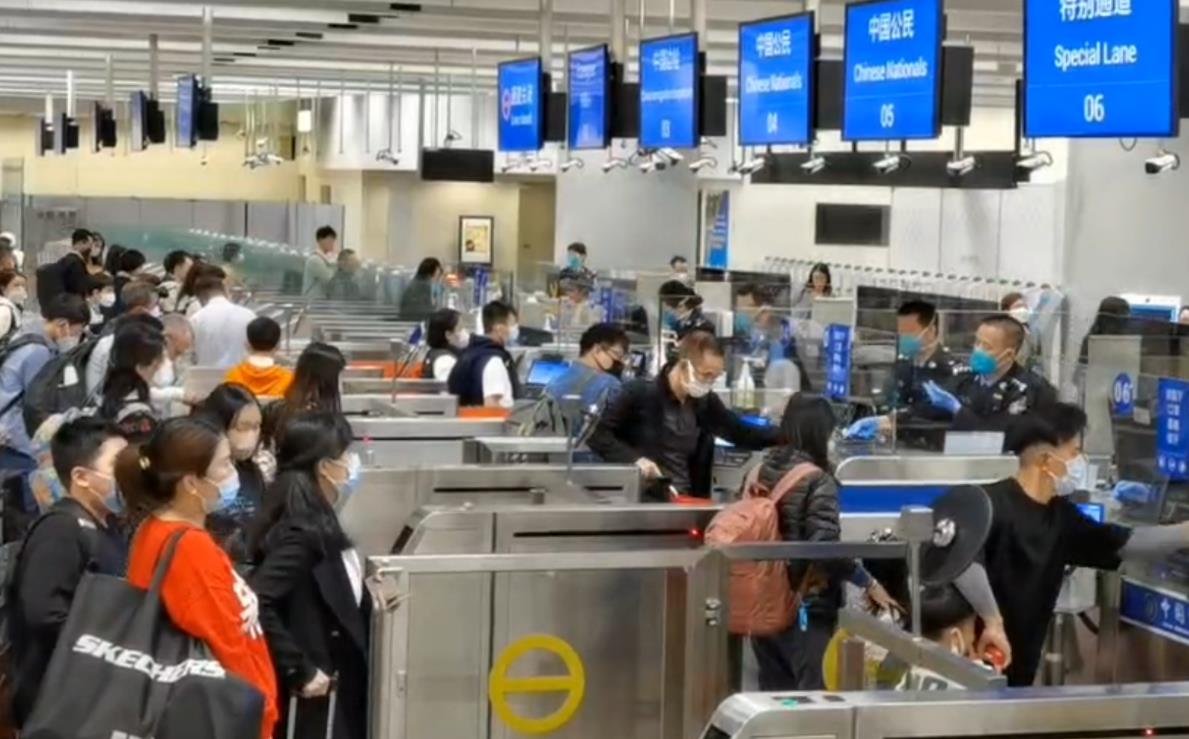 深港口岸全面恢復(fù)正常通關(guān)首個(gè)周末：一部手機(jī)即可暢行「軌道上的大灣區(qū)」