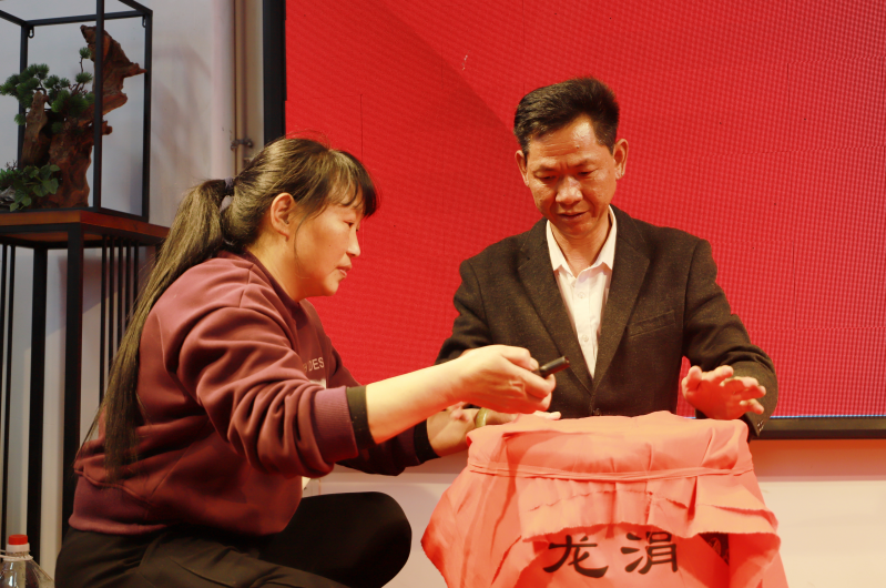 福建泉州：特色農(nóng)產(chǎn)品進(jìn)古城 以展促銷助力鄉(xiāng)村振興