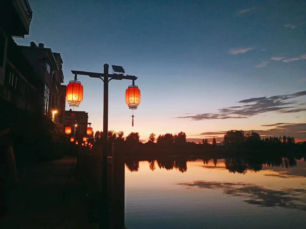 皖屯溪區(qū)：老街唱新韻  讀不完品不夠