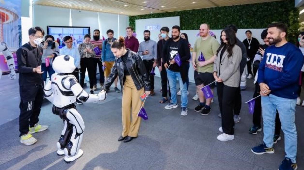 深圳桃源街道境外人員服務站開展企業(yè)參觀活動