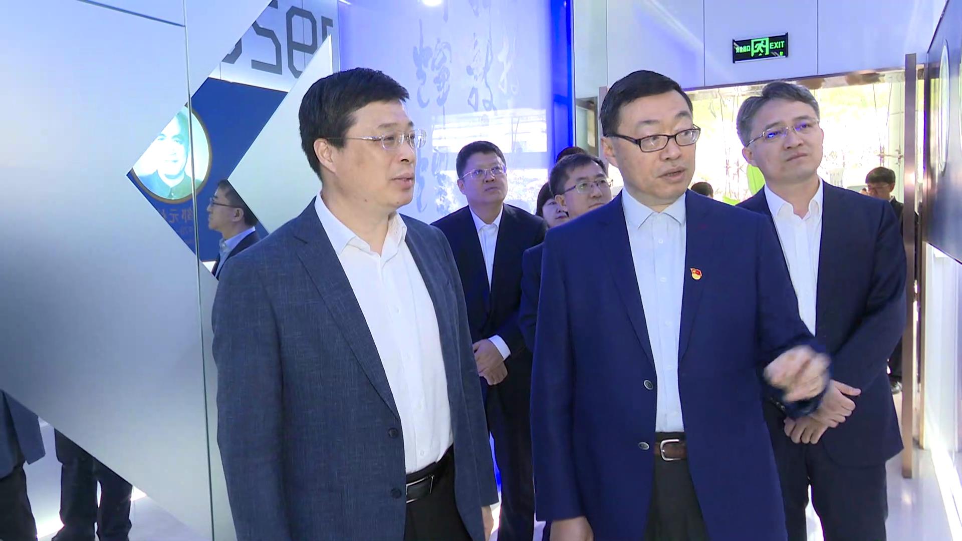 ?有片|山西省委常委、太原市委書記韋韜赴中科院上海微系統(tǒng)與信息技術(shù)研究所考察交流