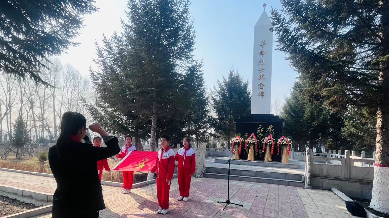 黑龍江龍江一?。壕拺迅锩攘?賡續(xù)紅色基因