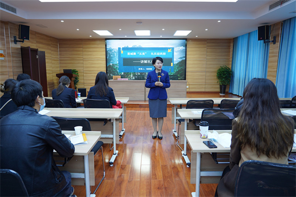 提升服務(wù)軟實力  皖屯溪區(qū)開辦政務(wù)講解員特訓營