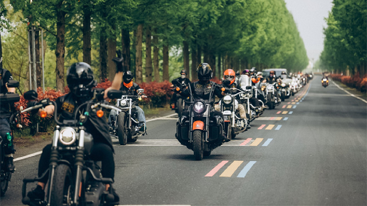 皖黟縣：「騎聚徽州 黟路同行」哈雷騎士騎行大會(huì)成功舉辦