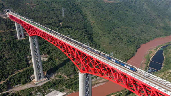 中老鐵路開(kāi)通滿(mǎn)500天 累計(jì)發(fā)送貨物1884萬(wàn)噸